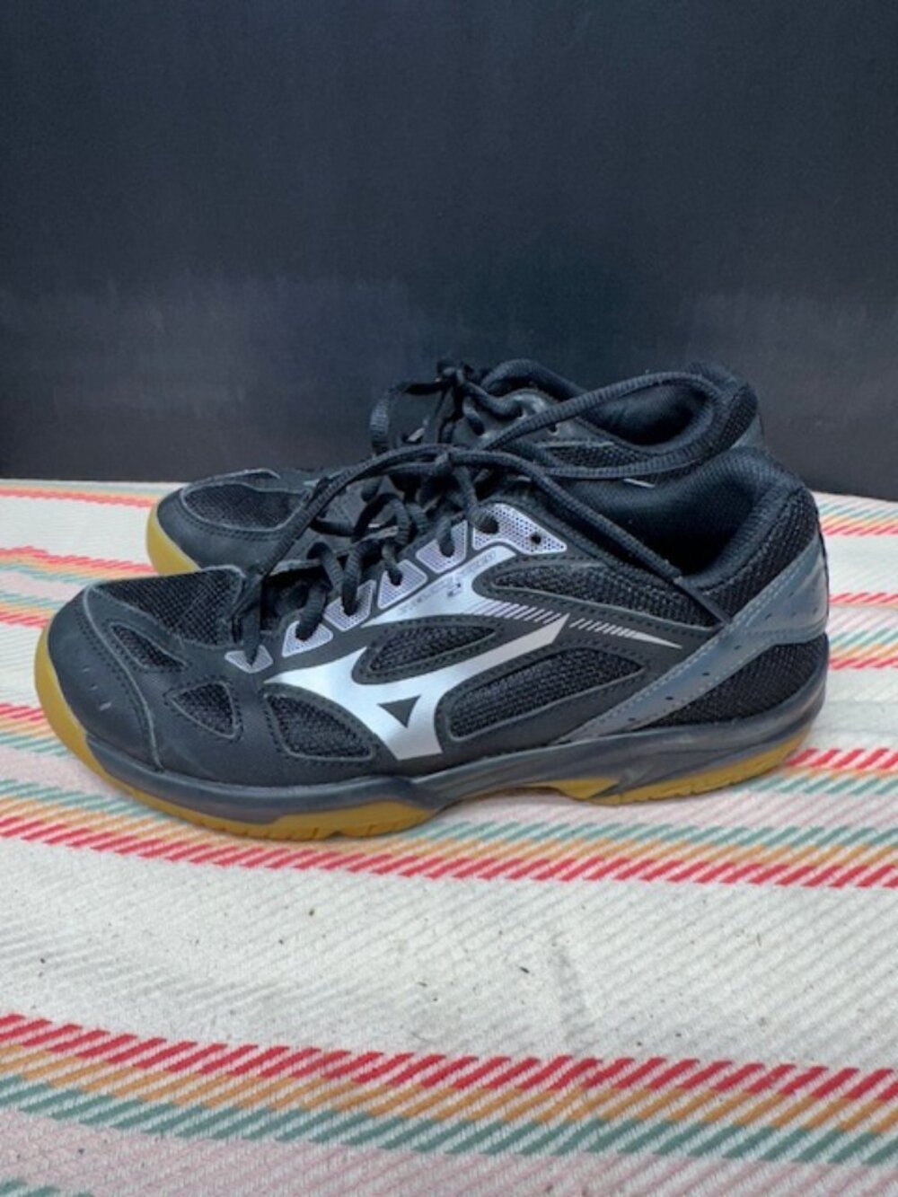 Mizuno Cyclone Speed 2 Volleyball Woman's Size 8.5
